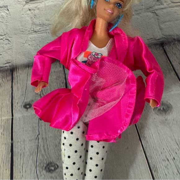 Cool Times Barbie Vintage Doll - Picture 4 of 8